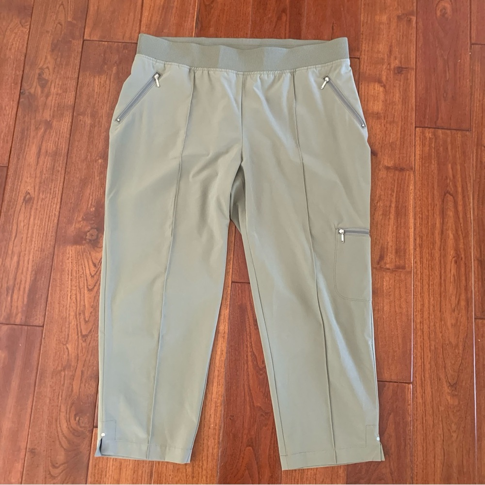 CHICO'S Crop Pants Size Large 10/12 (2) Sage Green Zenergy Gwen Front Seam🆕New